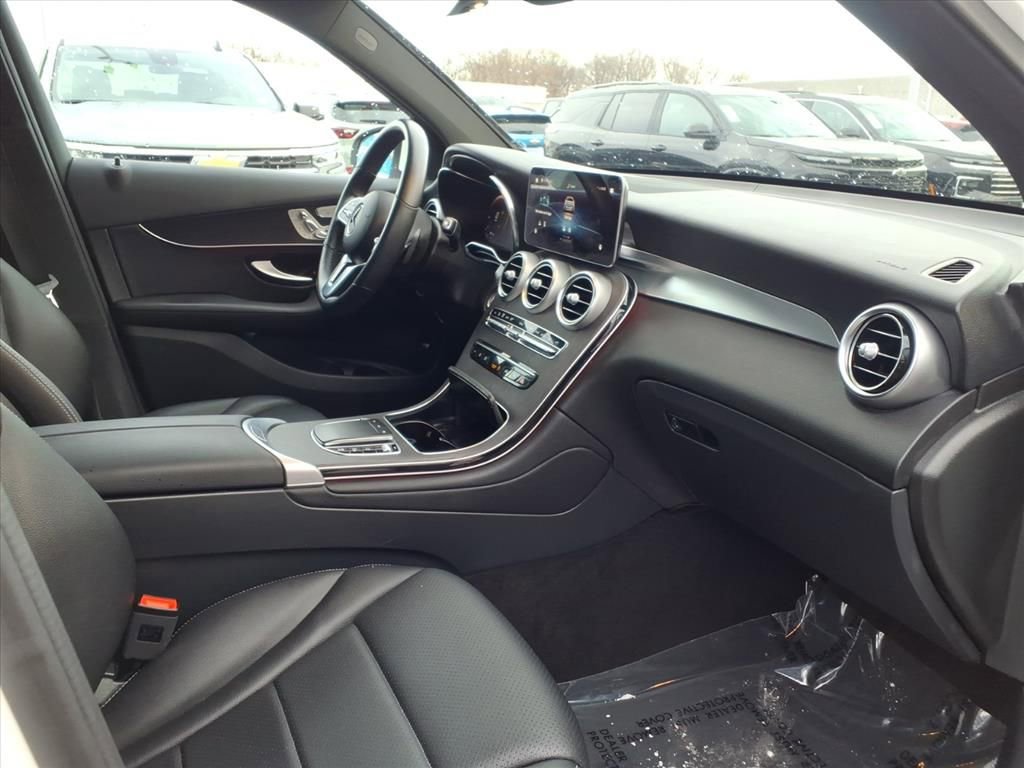 Used 2022 Mercedes-Benz GLC 300 4MATIC image 19