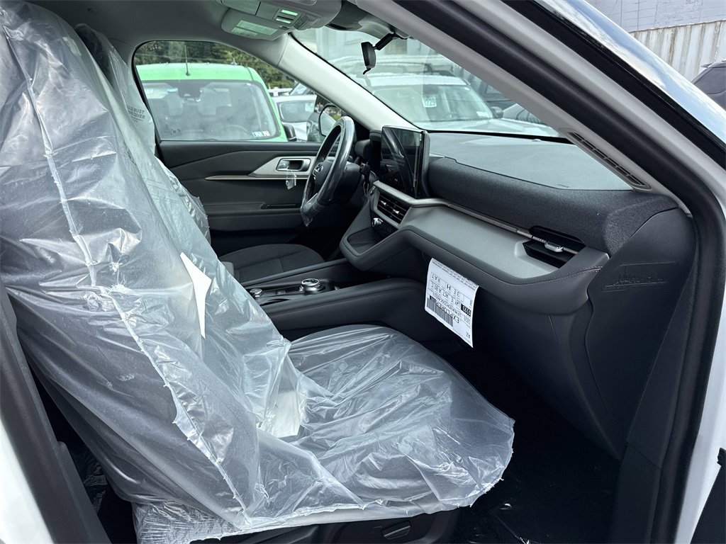 New 2025 Ford Explorer Active image 25