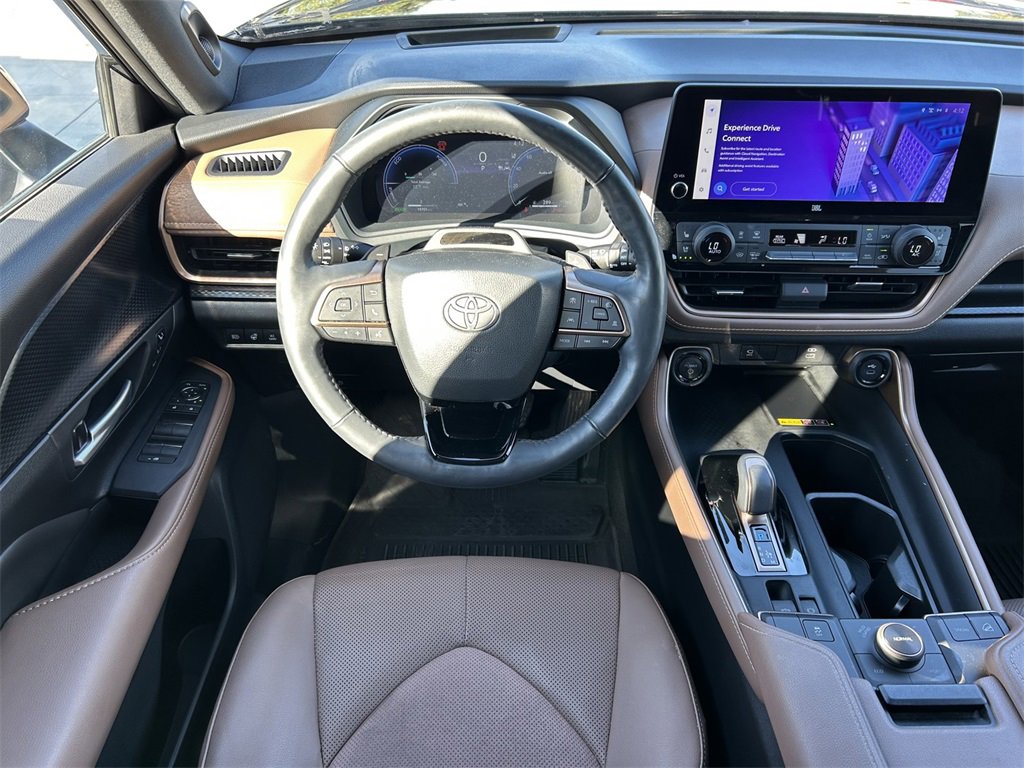 Used 2024 Toyota Grand Highlander AWD Hybrid image 18