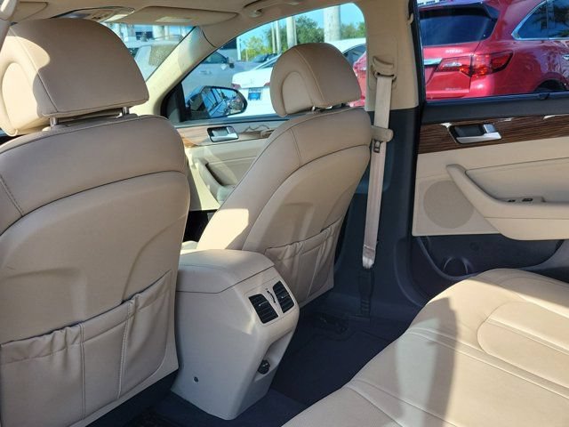Used 2016 Hyundai Sonata Limited w/ Option Group 05 FWD image 15