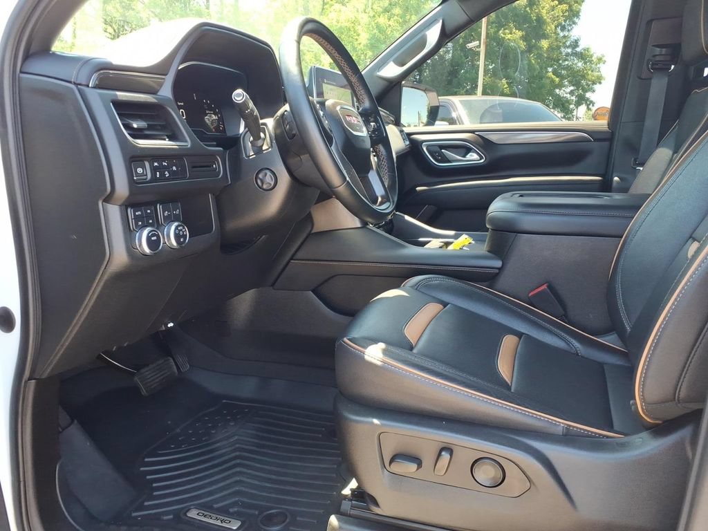 Used 2023 GMC Yukon AT4 AWD/4WD image 13