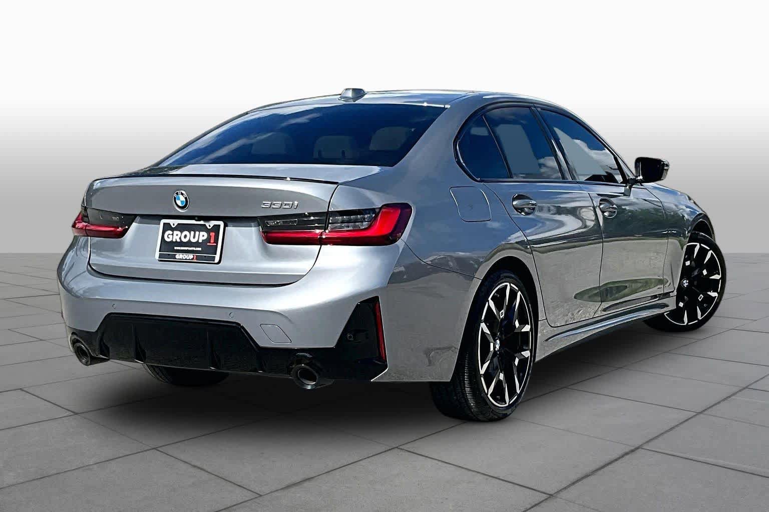Used 2026 BMW 330i Sedan w/ M Sport Package RWD image 12