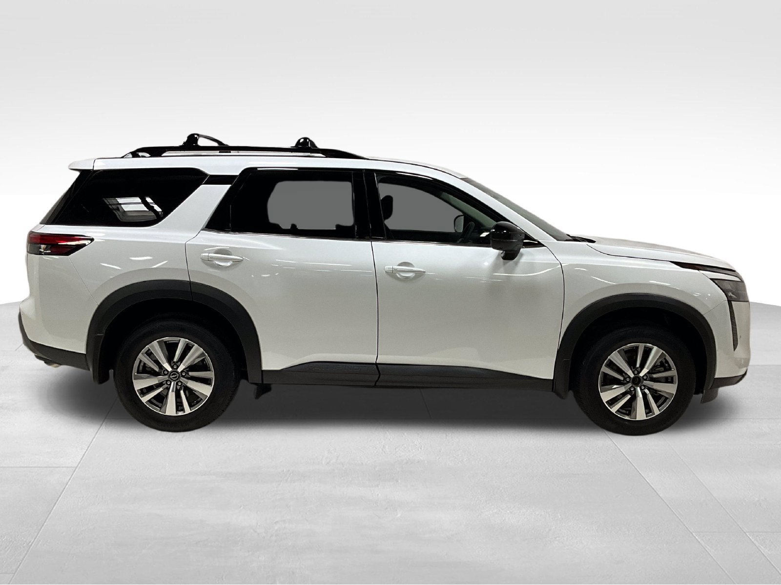 Used 2026 Nissan Pathfinder SL AWD/4WD image 3