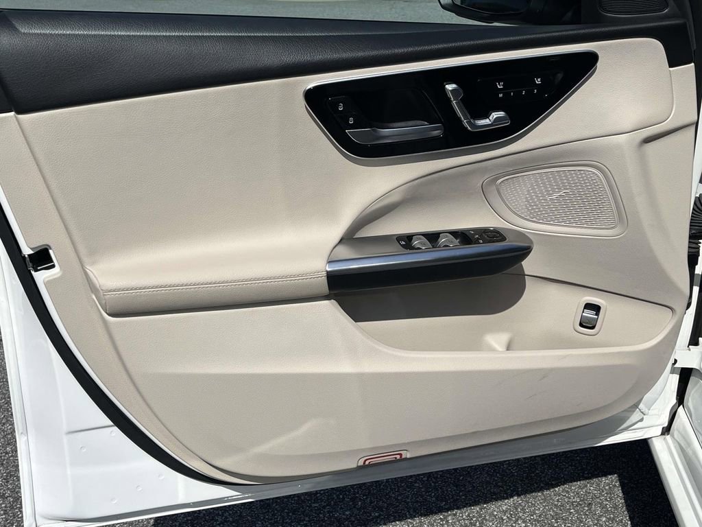 Used 2022 Mercedes-Benz C 300 Sedan image 15