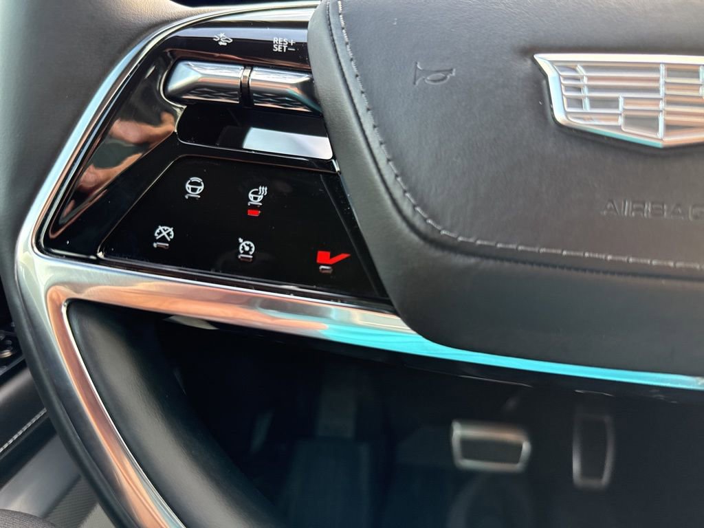 Used 2026 Cadillac Vistiq Platinum w/ LPO, Floor Liner Package AWD/4WD image 32