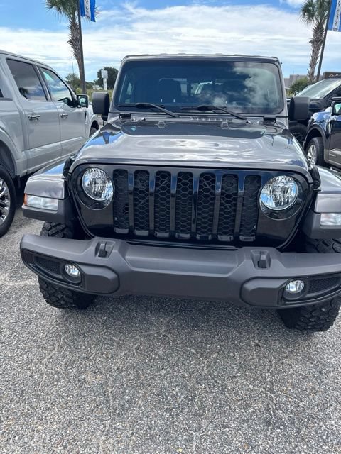 Used 2023 Jeep Gladiator Sport AWD/4WD image 4