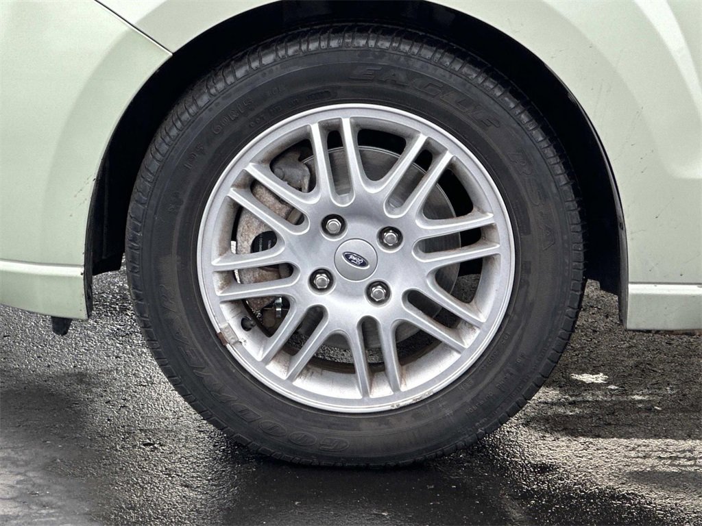 Used 2011 Ford Focus SE image 9