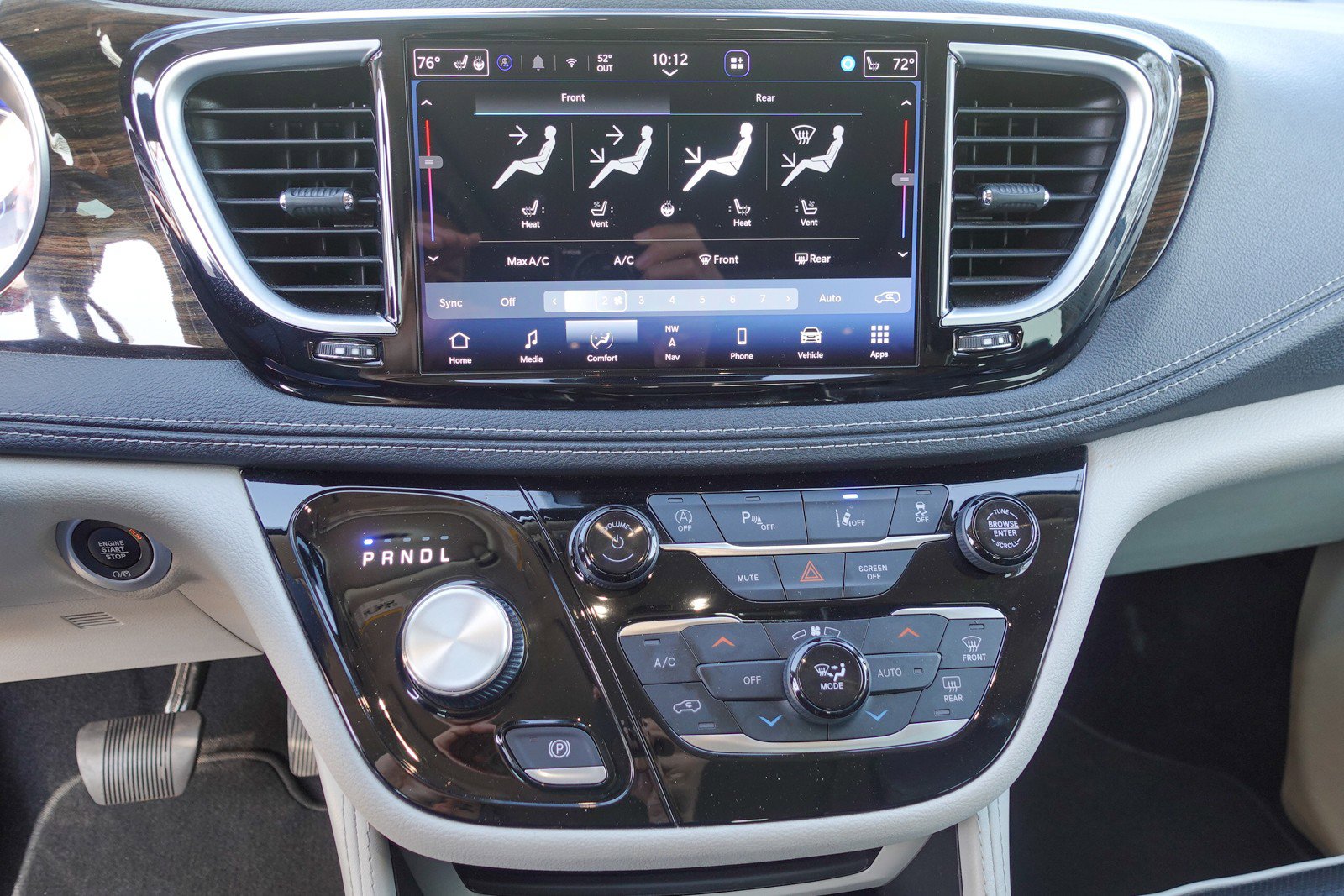 Used 2023 Chrysler Pacifica Limited image 18