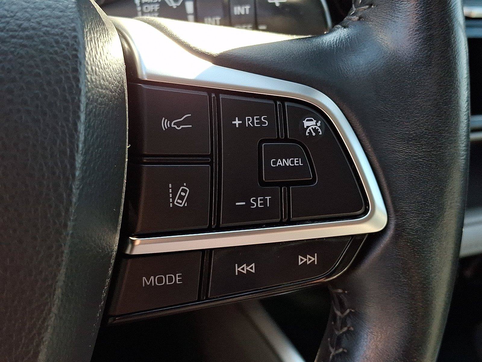 Used 2021 Toyota Highlander LE AWD/4WD image 24
