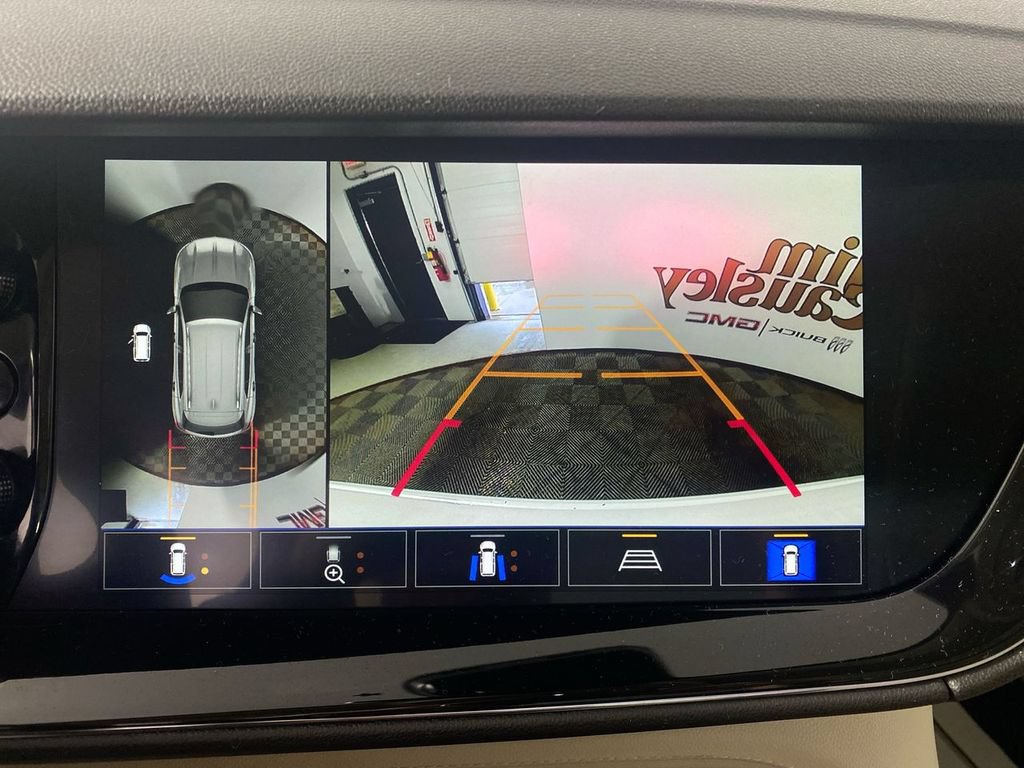 Used 2023 Buick Envision Avenir AWD/4WD image 17