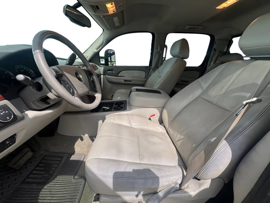 Used 2009 Chevrolet Silverado 3500 LTZ w/ Suspension Package, Off-Road AWD/4WD image 10