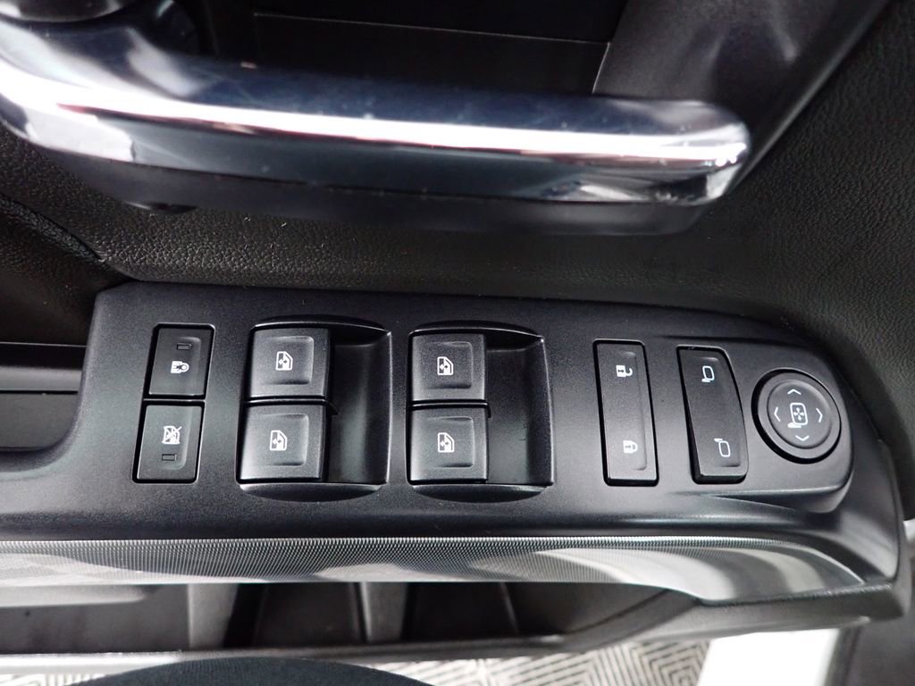 Used 2018 Chevrolet Silverado 1500 LT w/ All Star Edition image 15