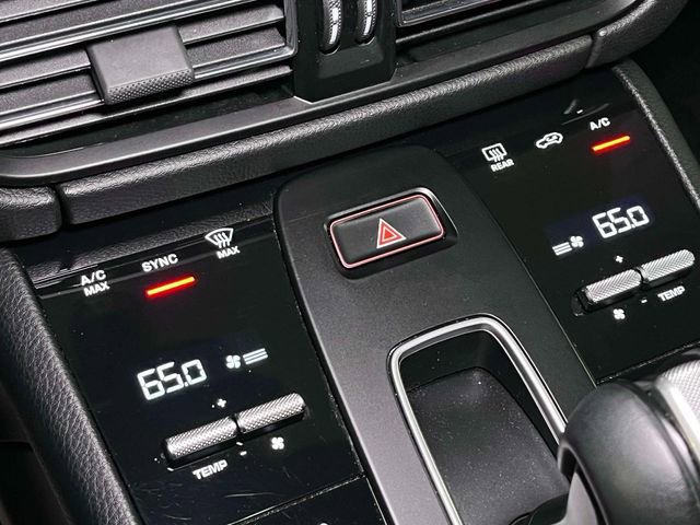 Certified 2023 Porsche Macan Turbo image 31