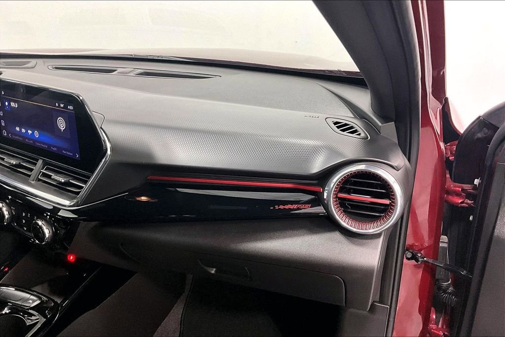 Used 2025 Chevrolet Trax RS w/ Driver Confidence Package FWD image 16