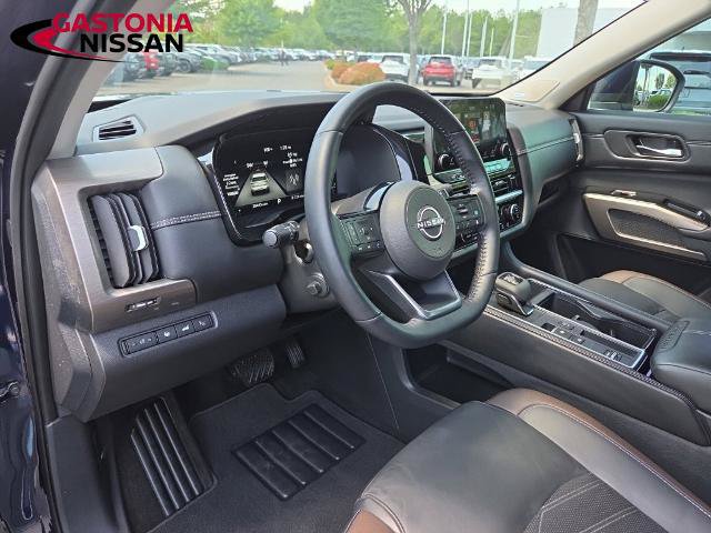 Certified 2024 Nissan Pathfinder Platinum w/ Cargo Package FWD image 18