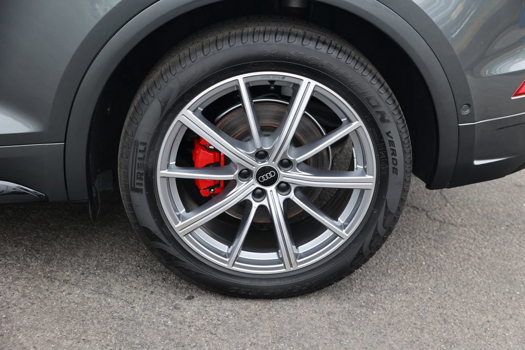 Used 2024 Audi Q5 e Prestige w/ Prestige Package AWD/4WD image 10