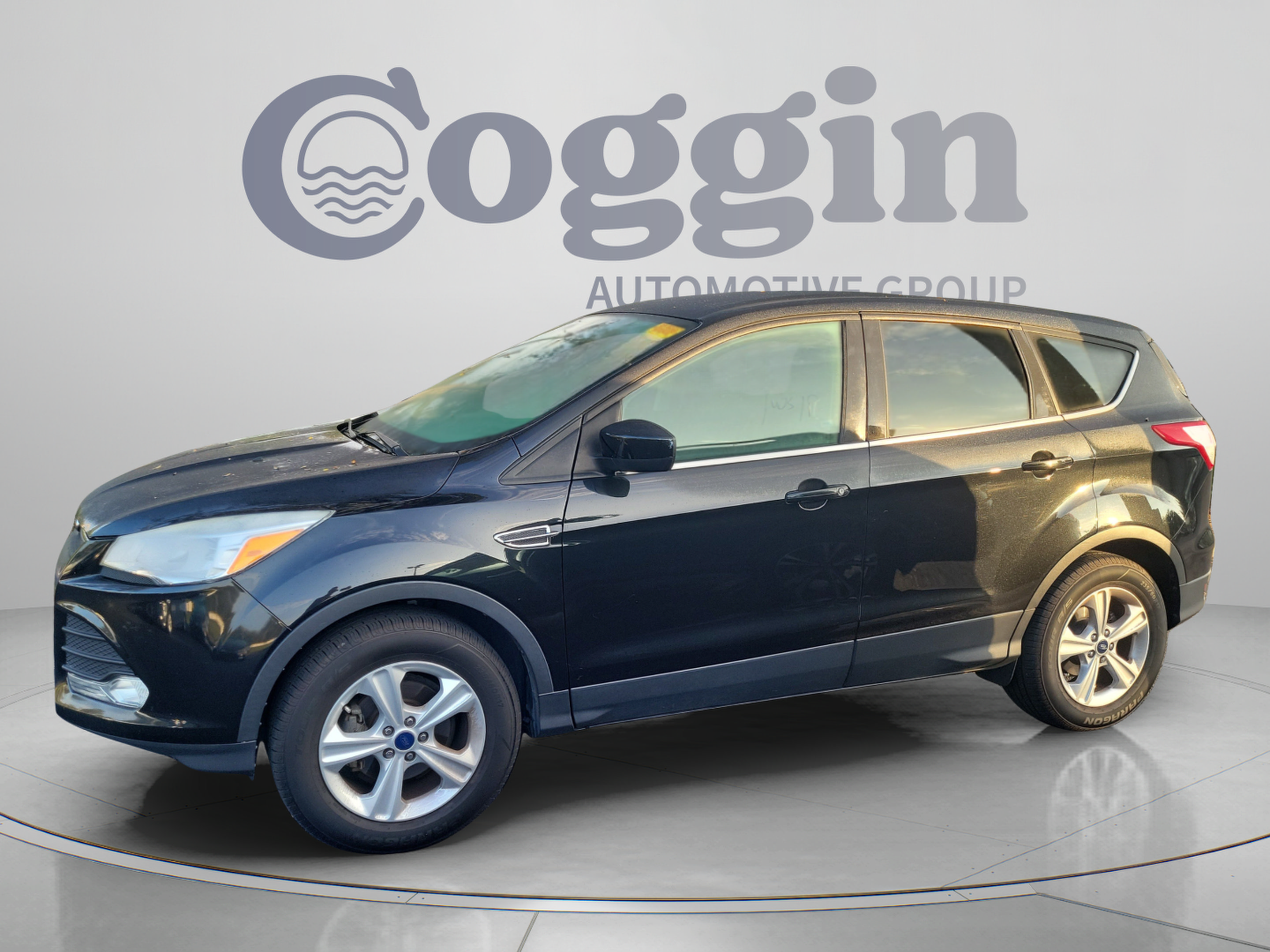 Used 2015 Ford Escape SE FWD image 2