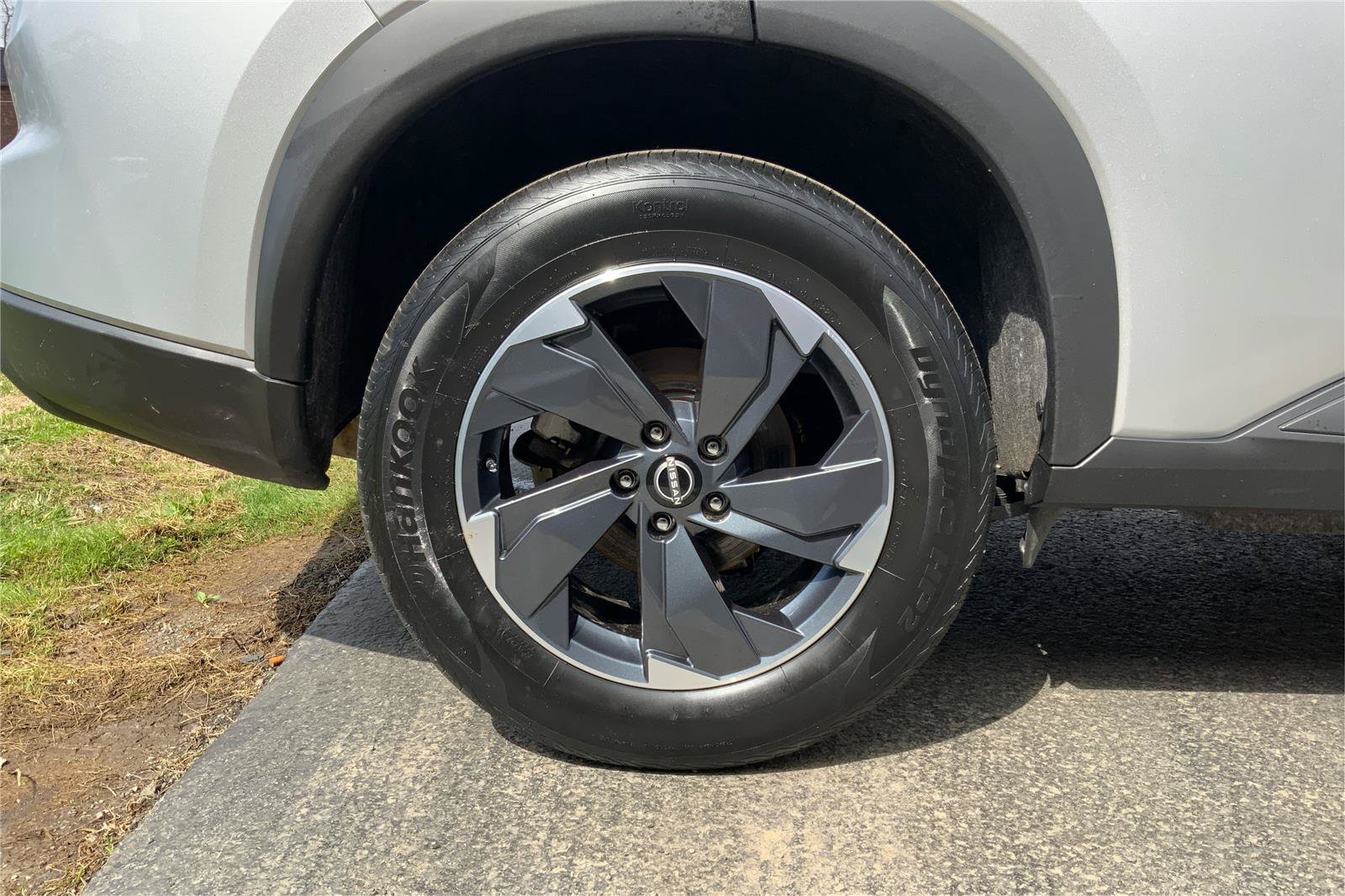 Used 2025 Nissan Rogue SV AWD/4WD image 26