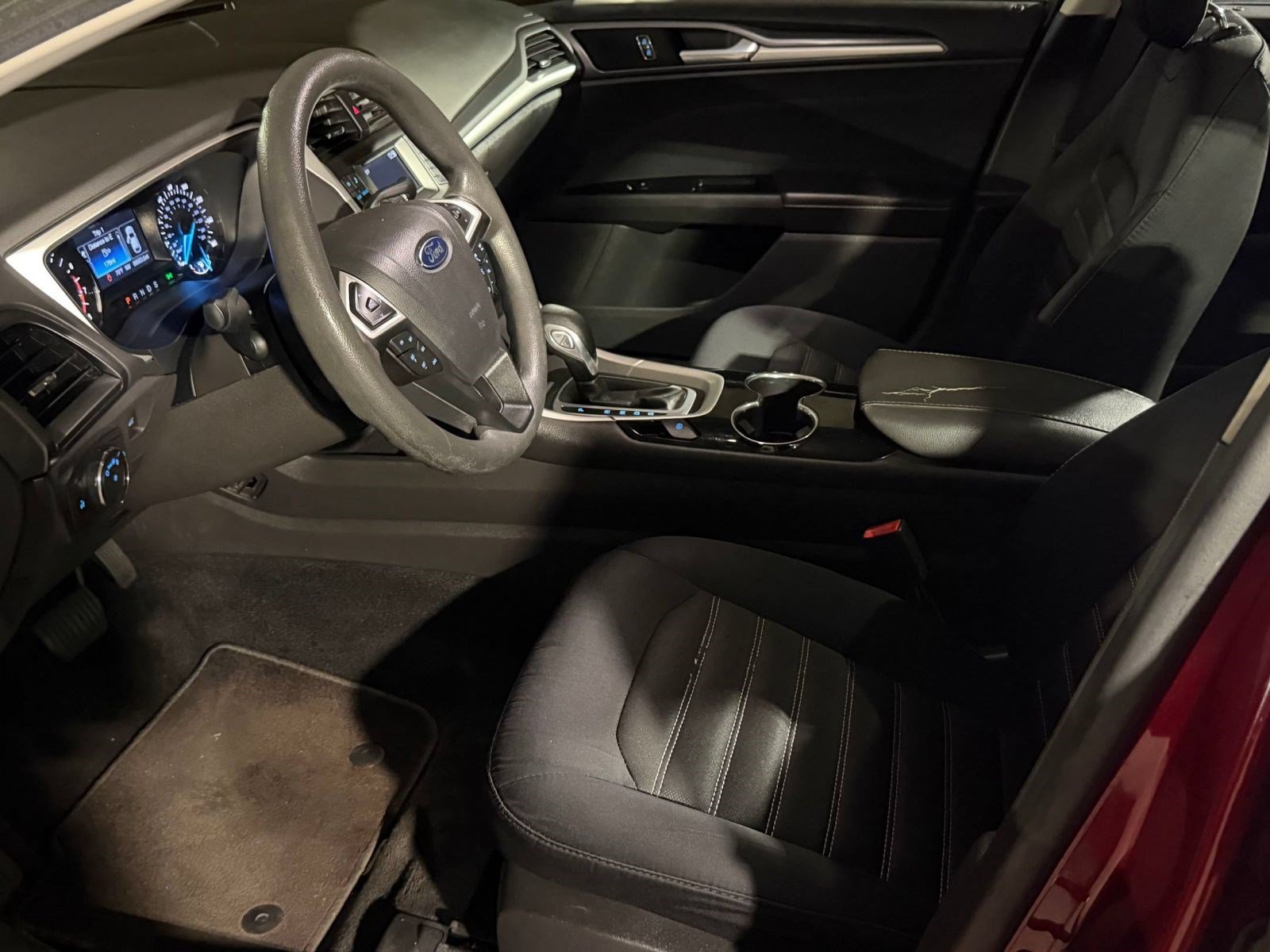 Used 2015 Ford Fusion SE FWD image 5