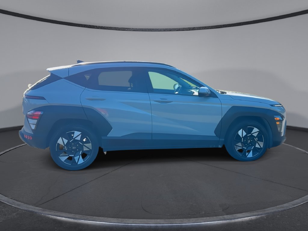 Used 2024 Hyundai Kona SEL w/ Convenience Package FWD image 9