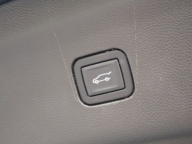 Used 2023 Buick Enclave Essence w/ Experience Buick Package image 31