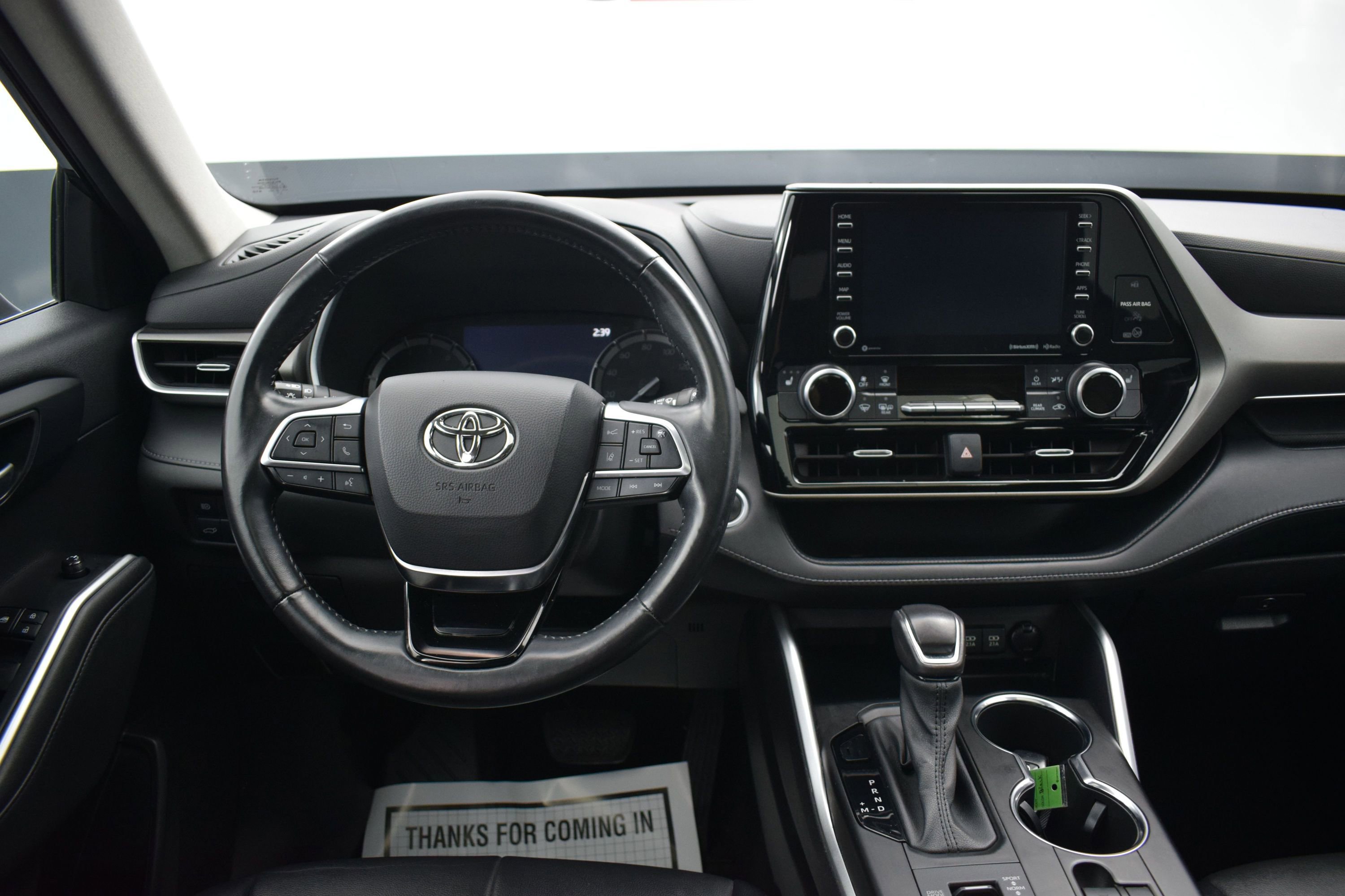 Used 2021 Toyota Highlander XLE AWD/4WD image 17