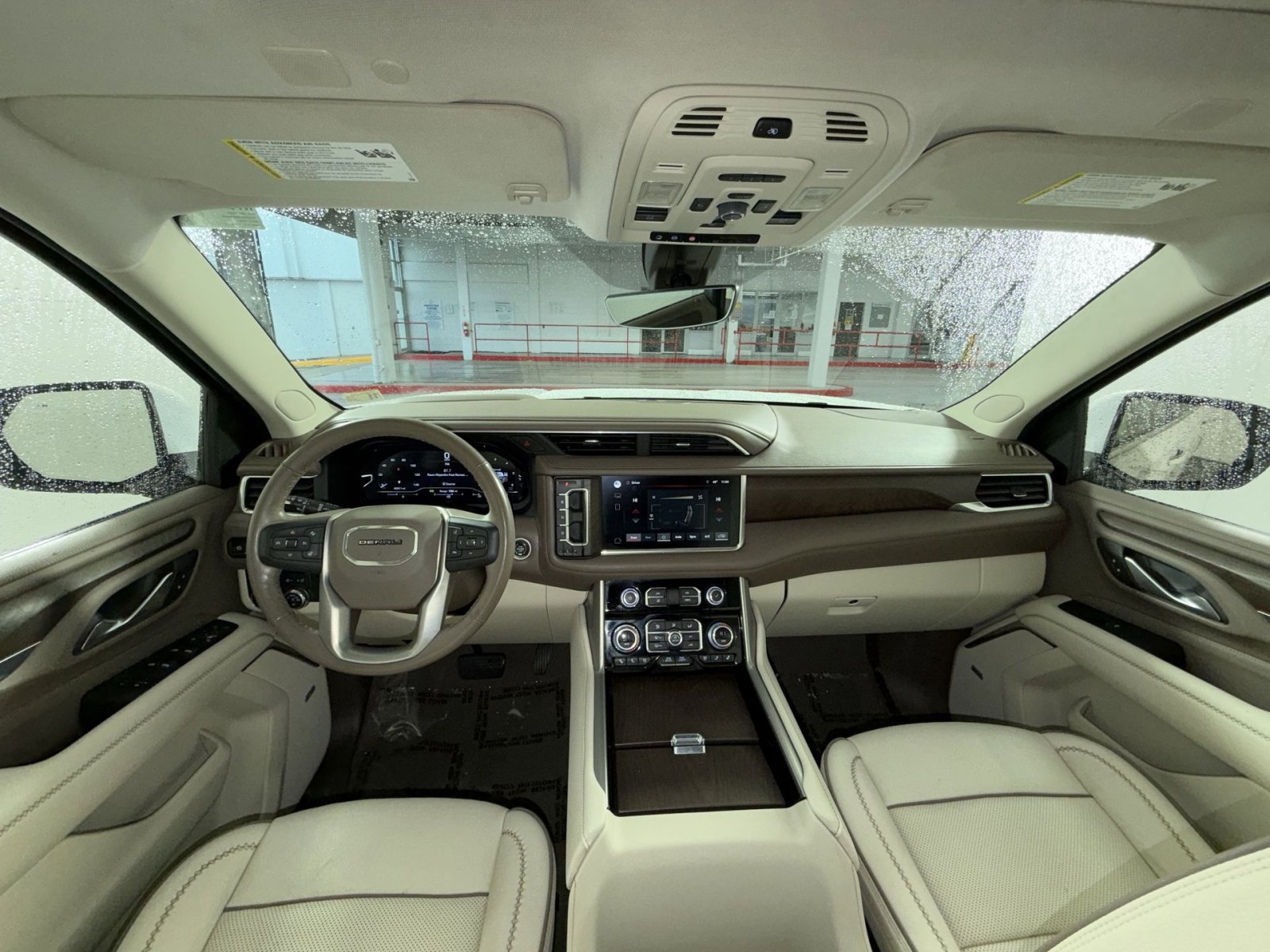 Used 2022 GMC Yukon Denali w/ Denali Premium Package image 23