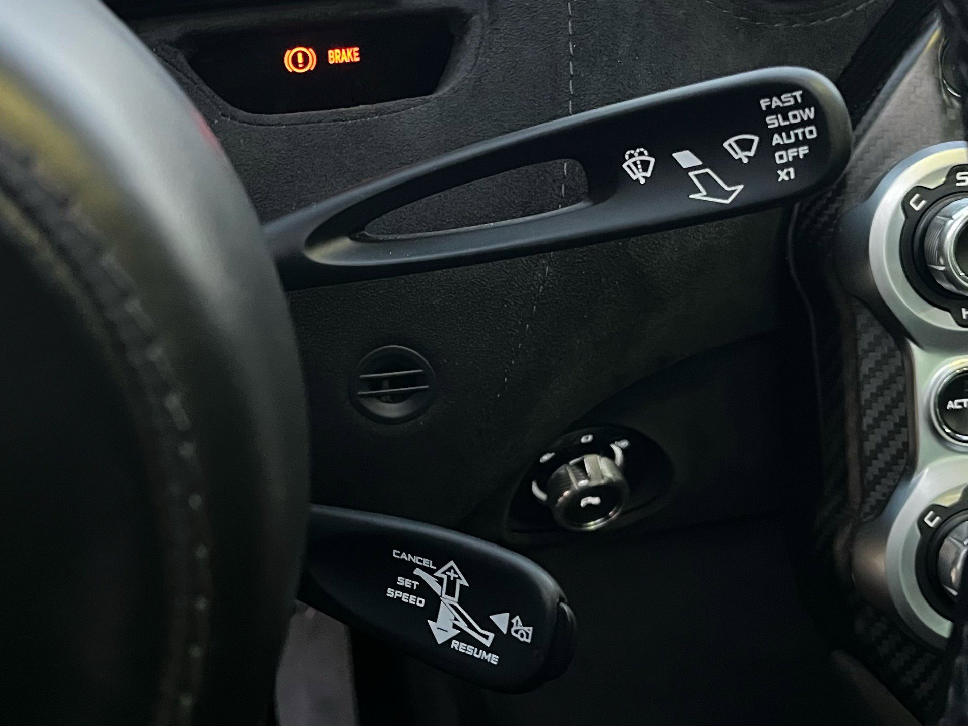 Used 2019 McLaren 720S Performance image 32