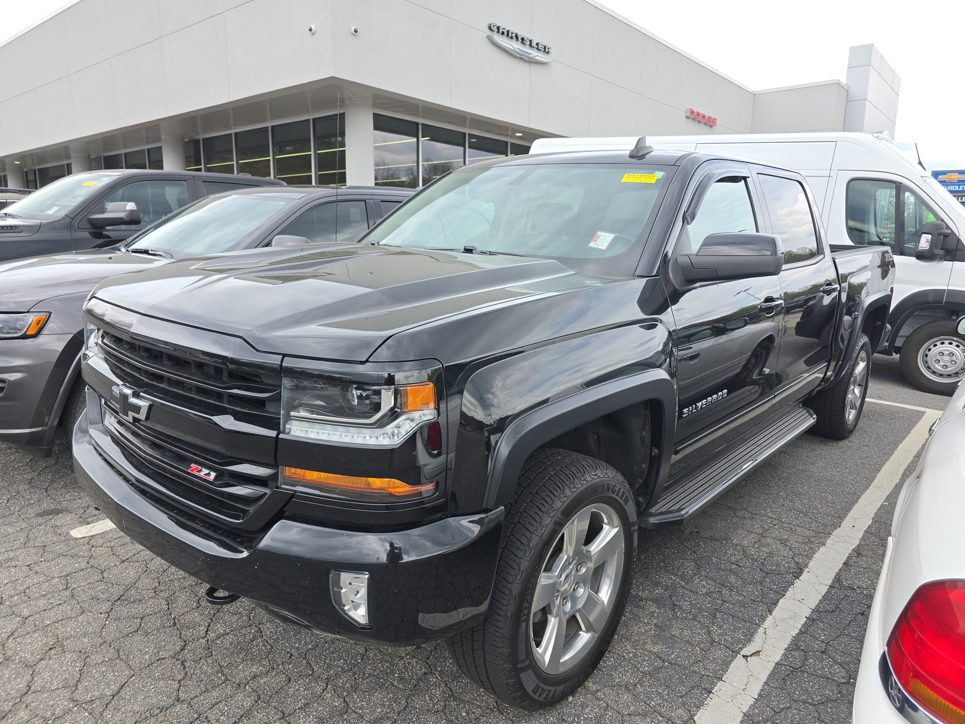 Used 2018 Chevrolet Silverado 1500 LT w/ All Star Edition image 4
