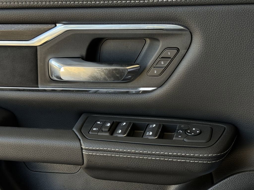 New 2025 RAM 1500 Laramie w/ Laramie Southwest Edition AWD/4WD image 24