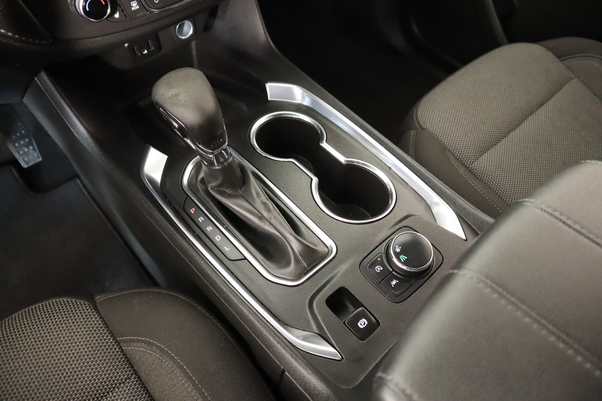 Used 2023 Chevrolet Traverse LT image 8