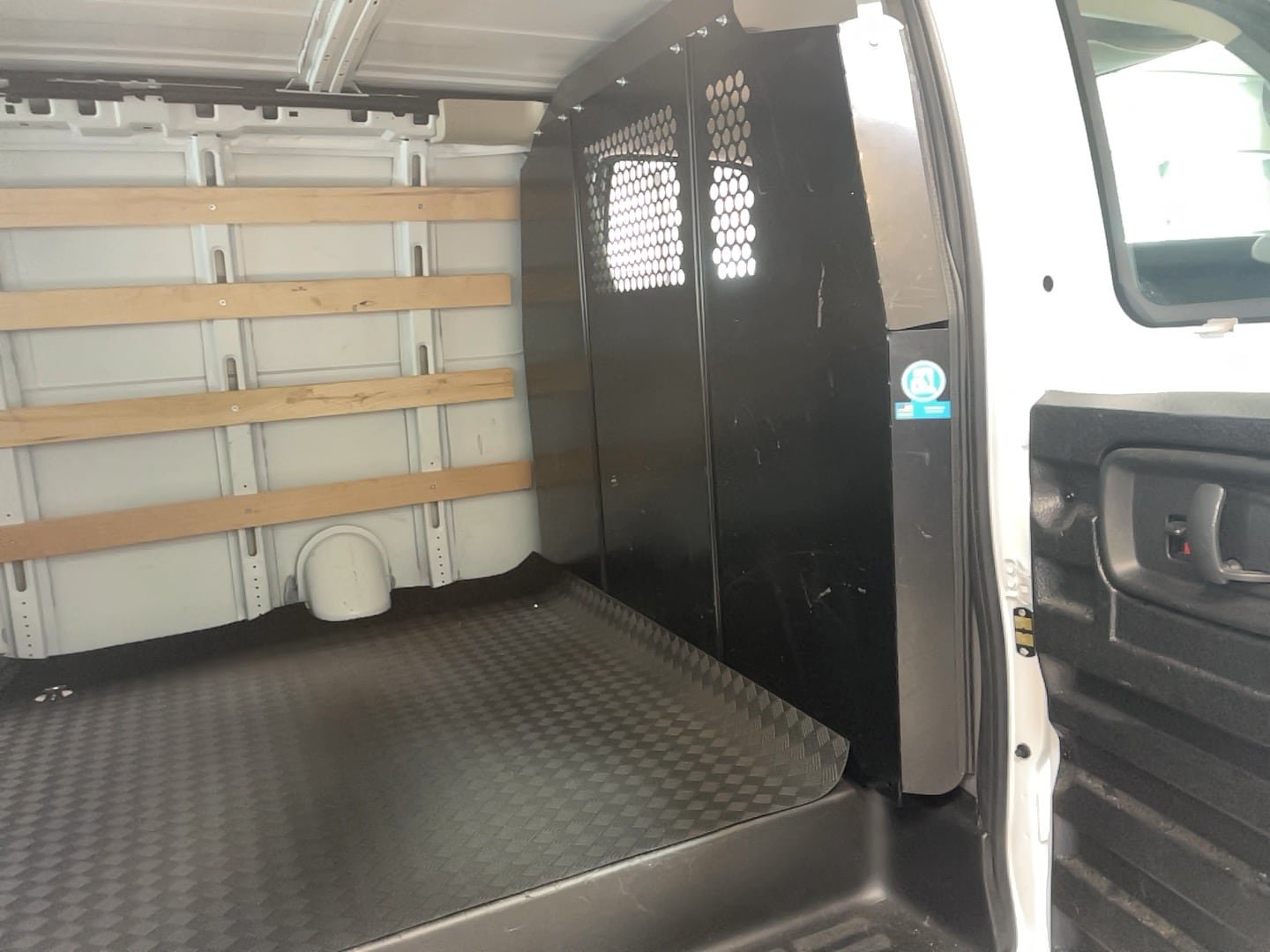 Used 2025 Chevrolet Express 2500 w/ Driver Convenience Package RWD image 9
