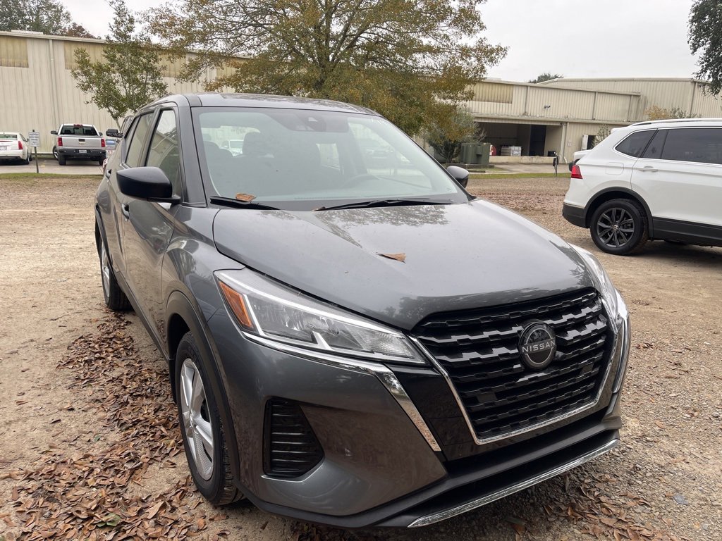 Used 2024 Nissan Kicks S image 2