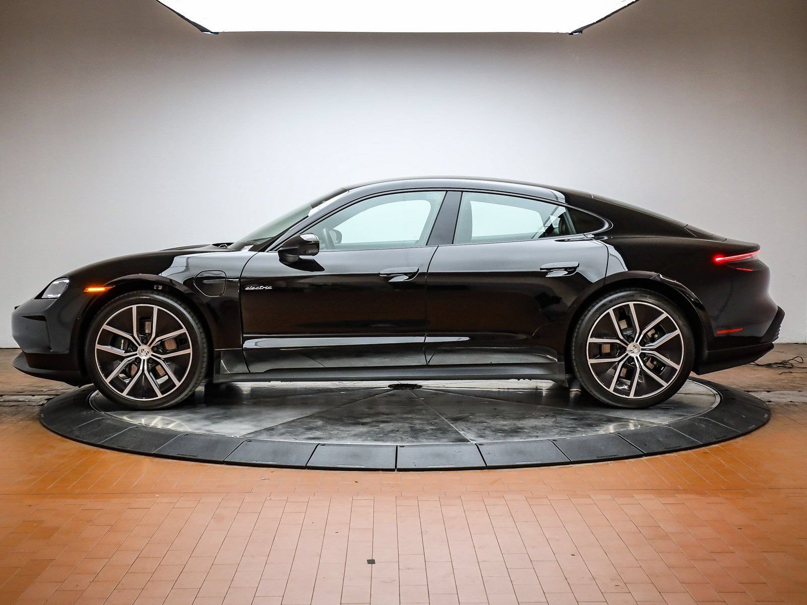Certified 2025 Porsche Taycan RWD image 2
