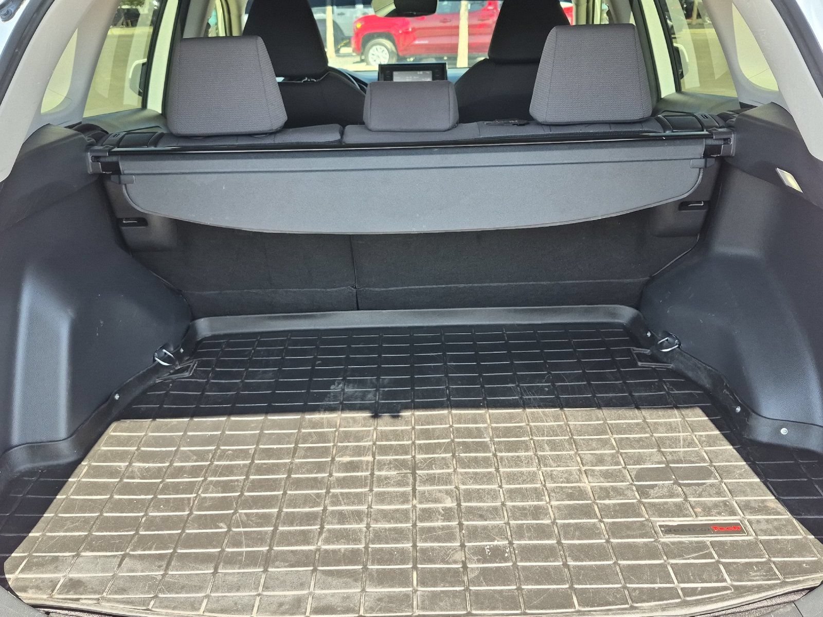 Used 2022 Toyota RAV4 XLE w/ Convenience Package AWD/4WD image 14