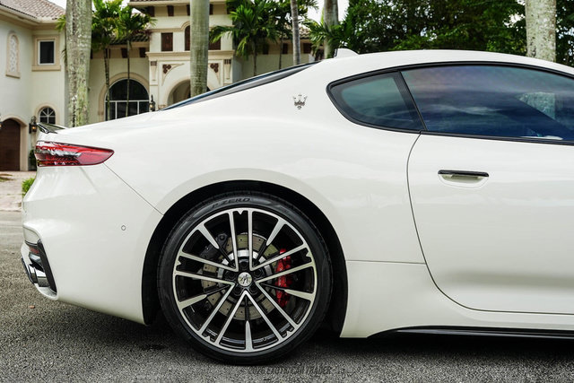 Used 2024 Maserati GranTurismo Trofeo AWD/4WD image 10