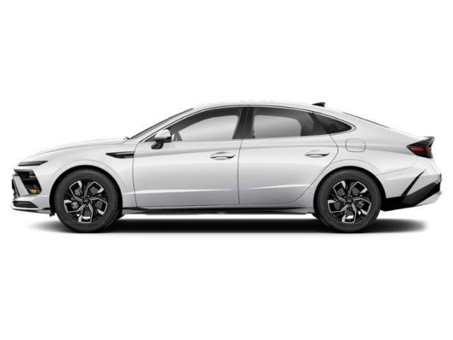Used 2025 Hyundai Sonata SEL FWD image 2