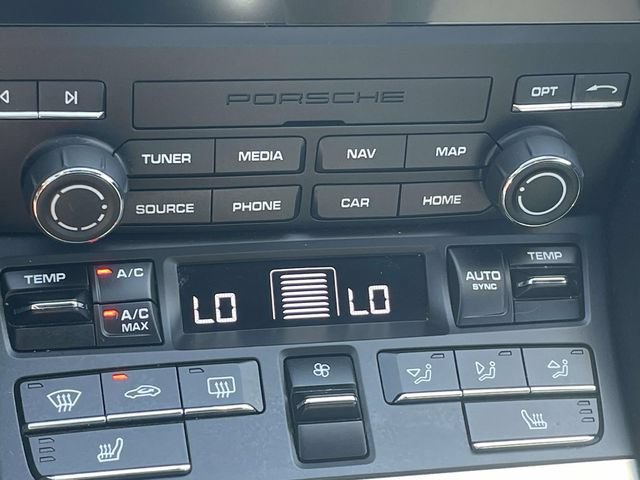 Used 2025 Porsche 718 Cayman RWD image 23