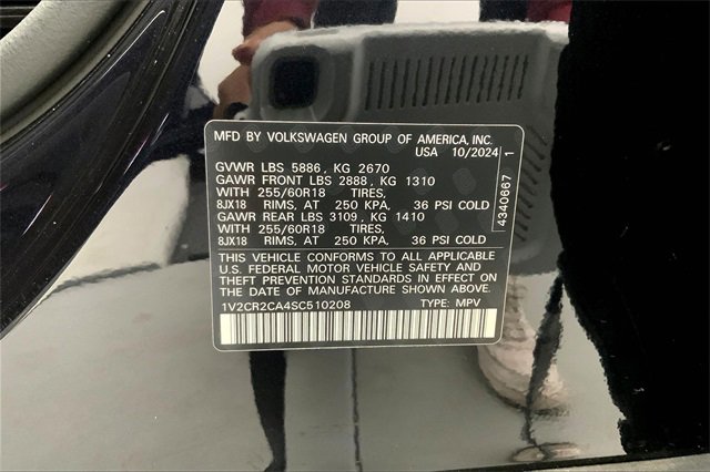 Used 2025 Volkswagen Atlas Peak Edition SE image 36