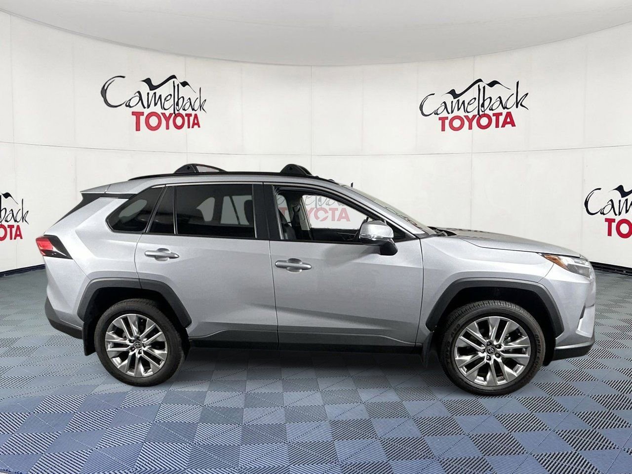 Used 2025 Toyota RAV4 XLE Premium w/ Weather Package FWD image 9