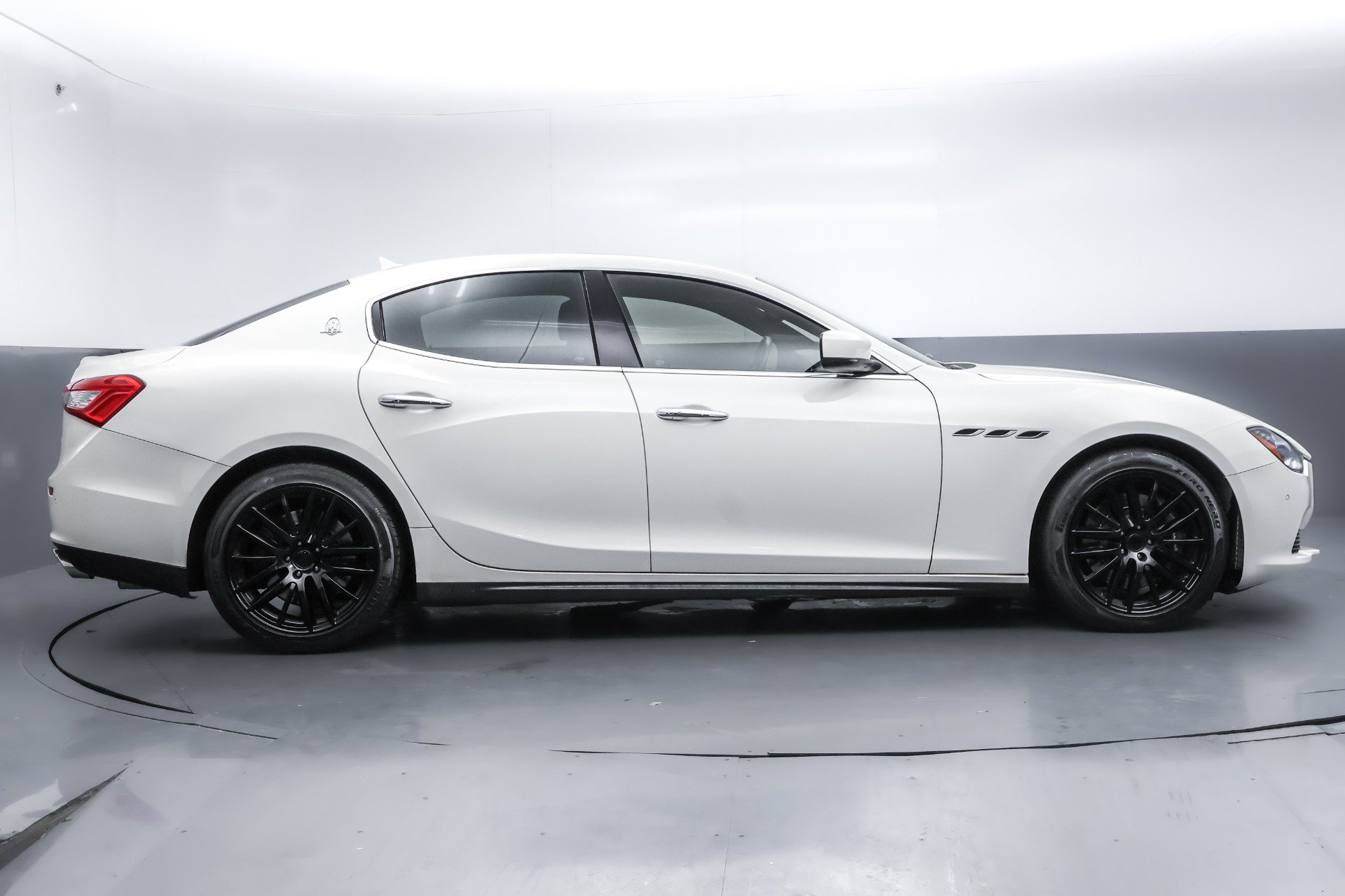 Used 2014 Maserati Ghibli S Q4 AWD/4WD image 4