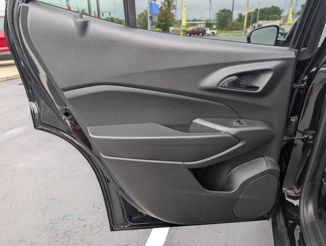 Used 2024 Chevrolet Trax RS w/ Sunroof Package FWD image 14