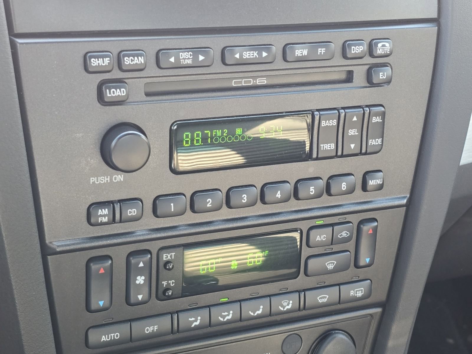 Used 2002 Ford Thunderbird image 22