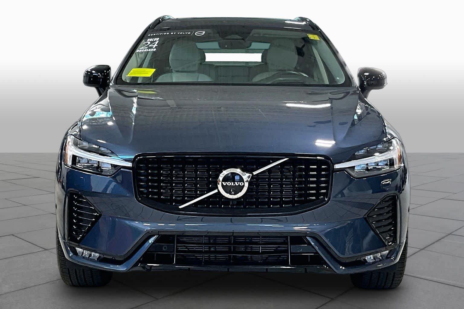Used 2024 Volvo XC60 B5 Ultimate w/ Climate Package AWD/4WD image 4