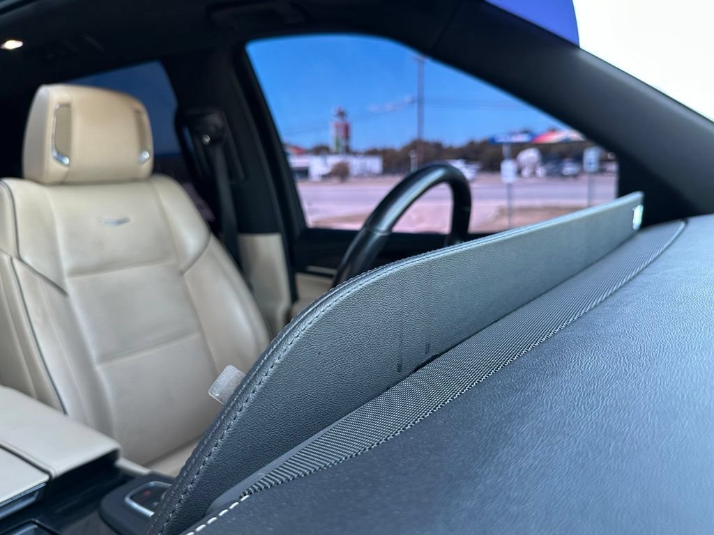 Used 2023 Cadillac Escalade Premium Luxury w/ LPO, Illumination Package RWD image 18