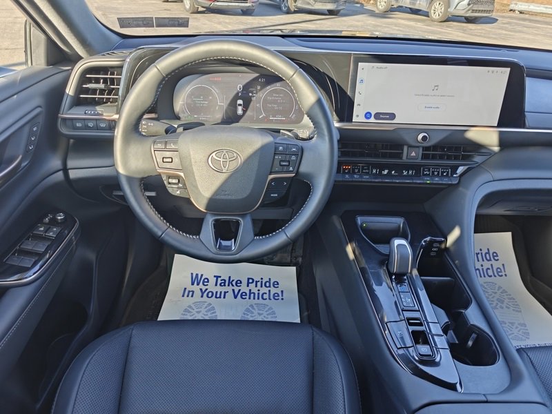 Used 2025 Toyota Crown Signia image 24