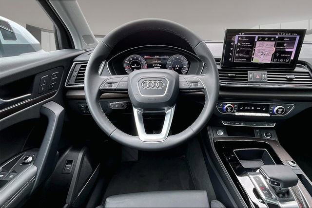 Used 2025 Audi Q5 2.0T Premium Plus w/ Premium Plus Package AWD/4WD image 8
