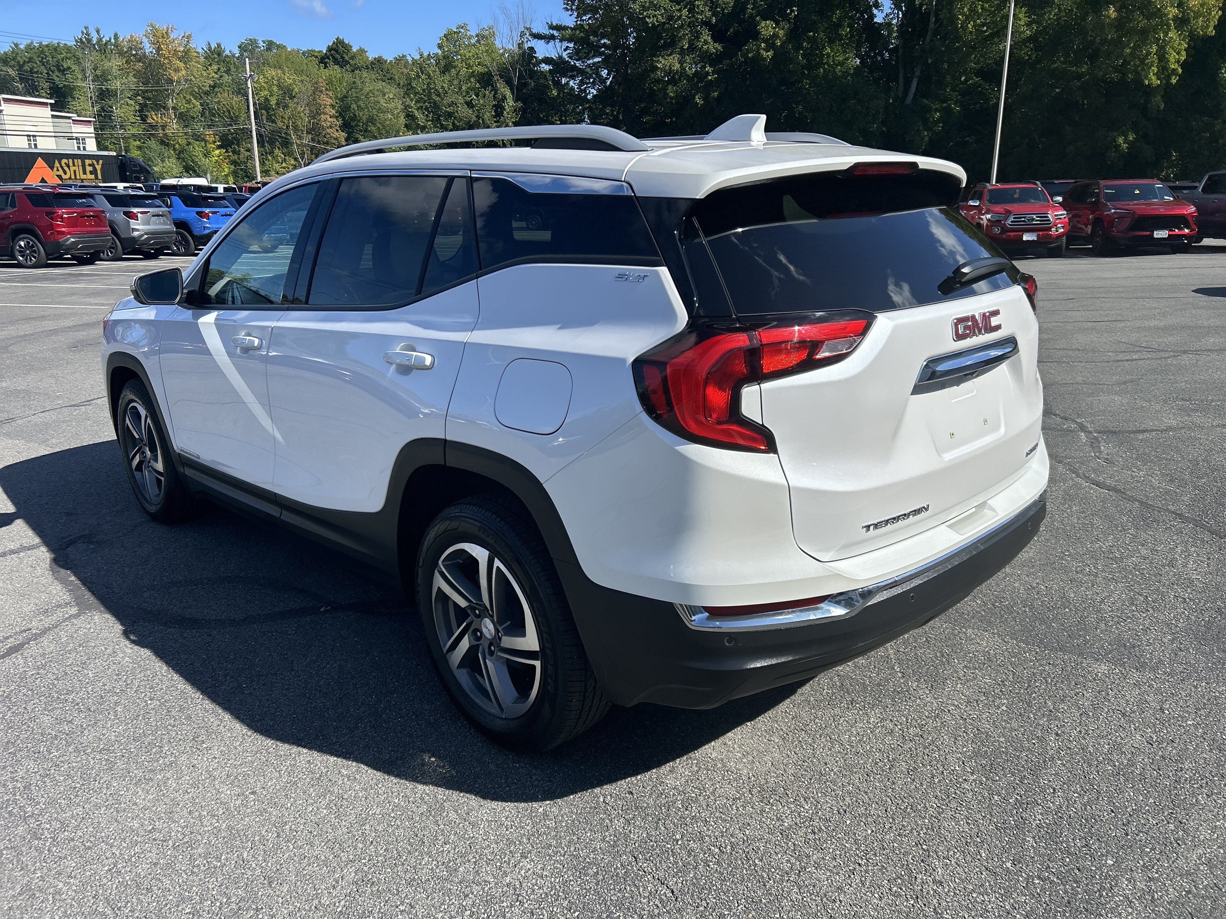 Certified 2021 GMC Terrain SLT w/ Infotainment Package II AWD/4WD image 7