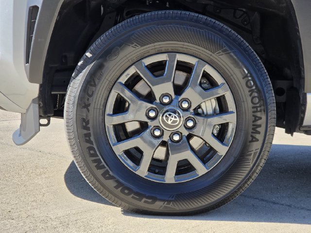 Used 2025 Toyota 4Runner SR5 AWD/4WD image 8