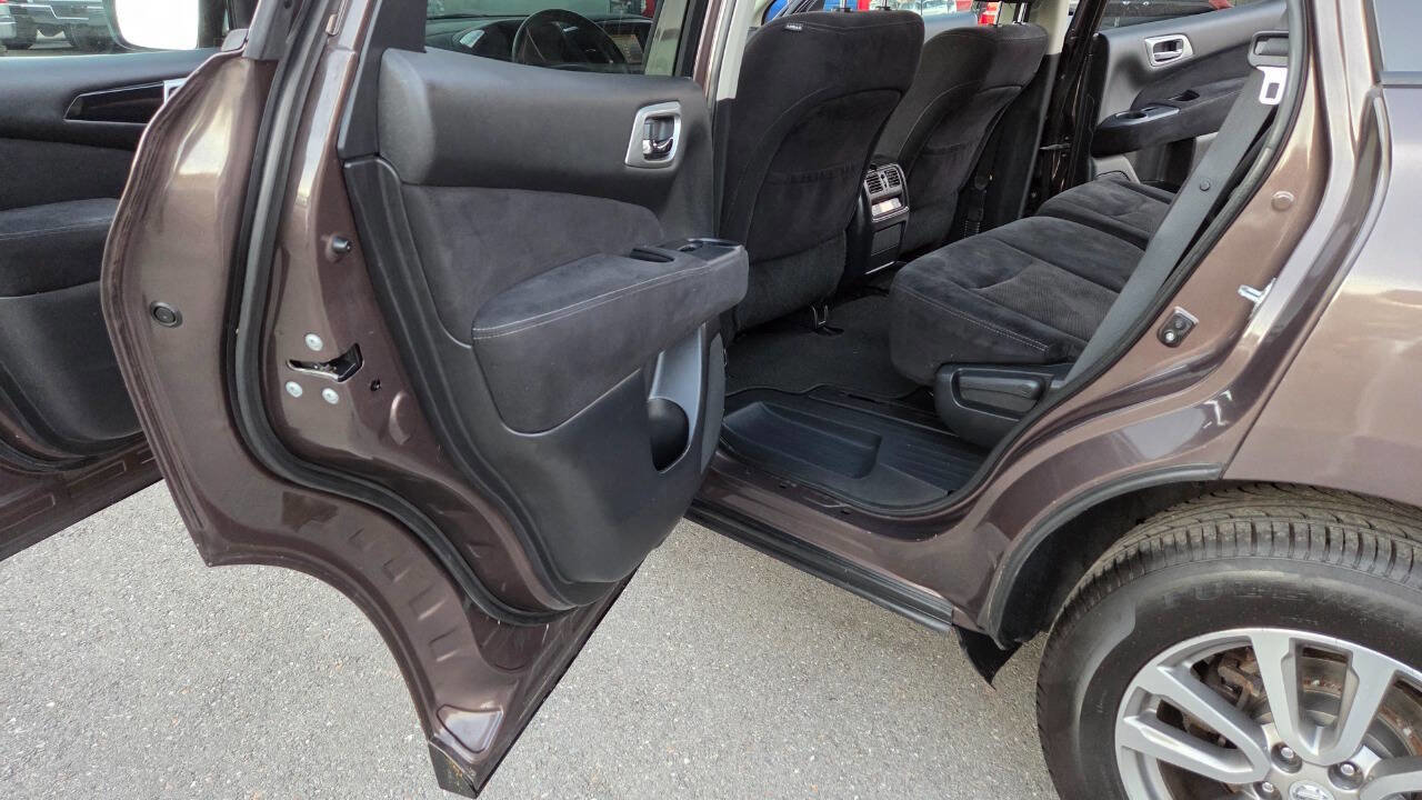 Used 2015 Nissan Pathfinder SV w/ Cargo Package image 28